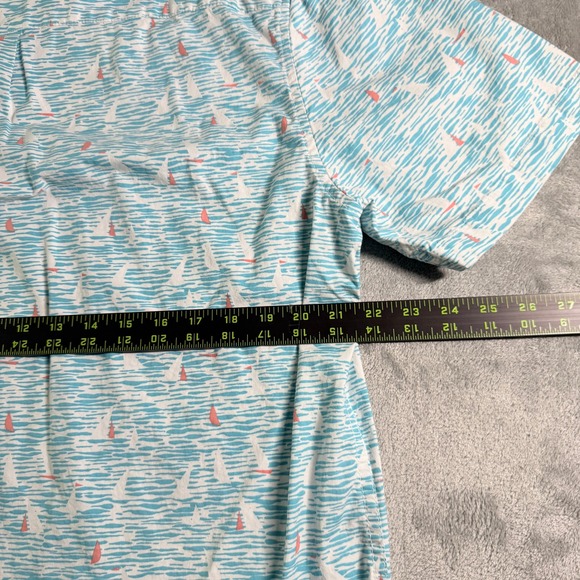 Chubbies Short Sleeve Button Up Shirt Sailboat Wave Print Mens Large (read) - Picture 8 of 10